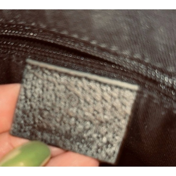 Authentic EUC GUCCI Abbey
Messenger Bag Gold
Hardware GG black canvas w dust bag - Picture 8 of 13